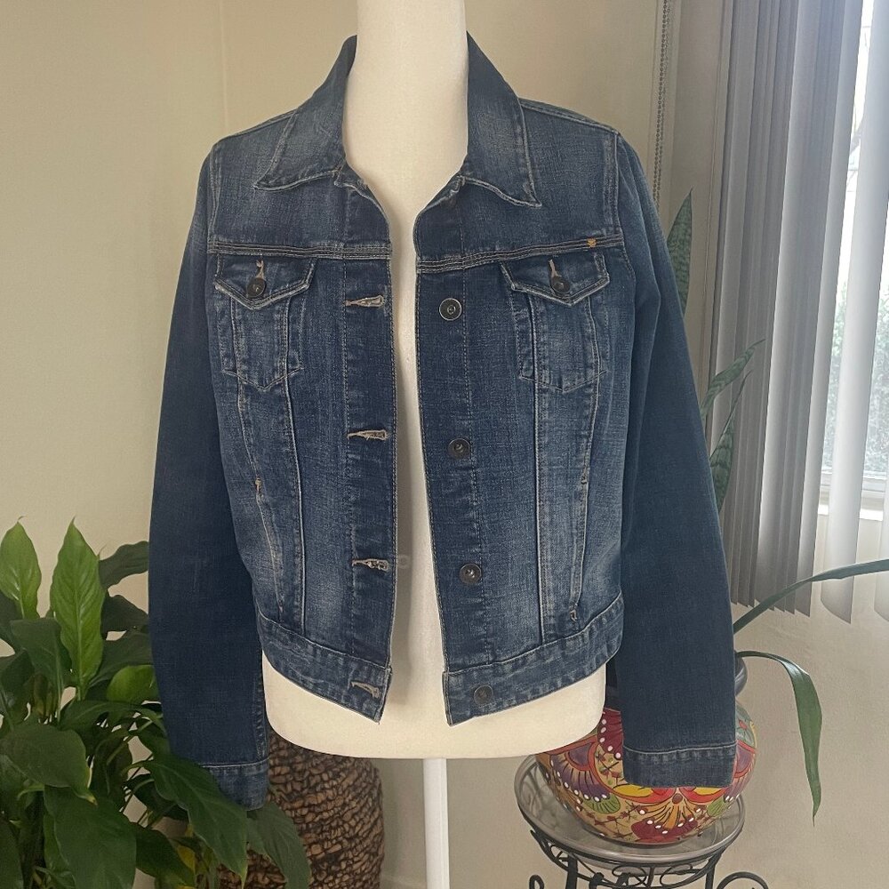 Lucky Brand Pixie Denim Jacket. Size M. Grommet buttons. Waist length. Newer.